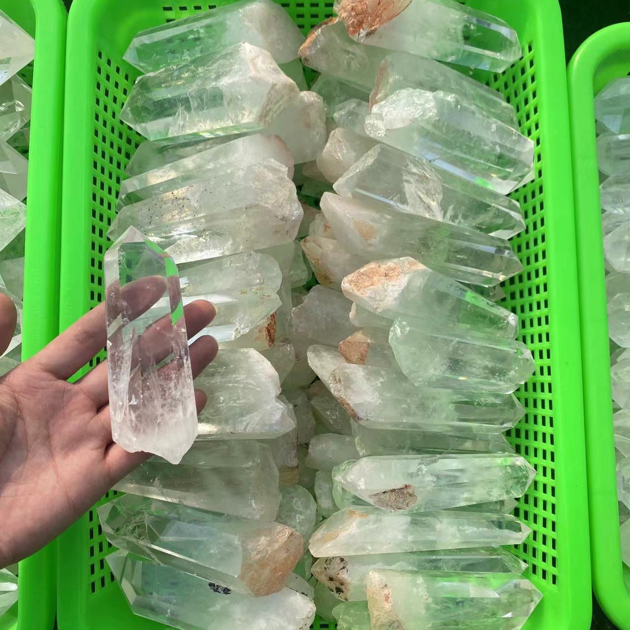 Clear quartz rawstone bottom point, price by kg
