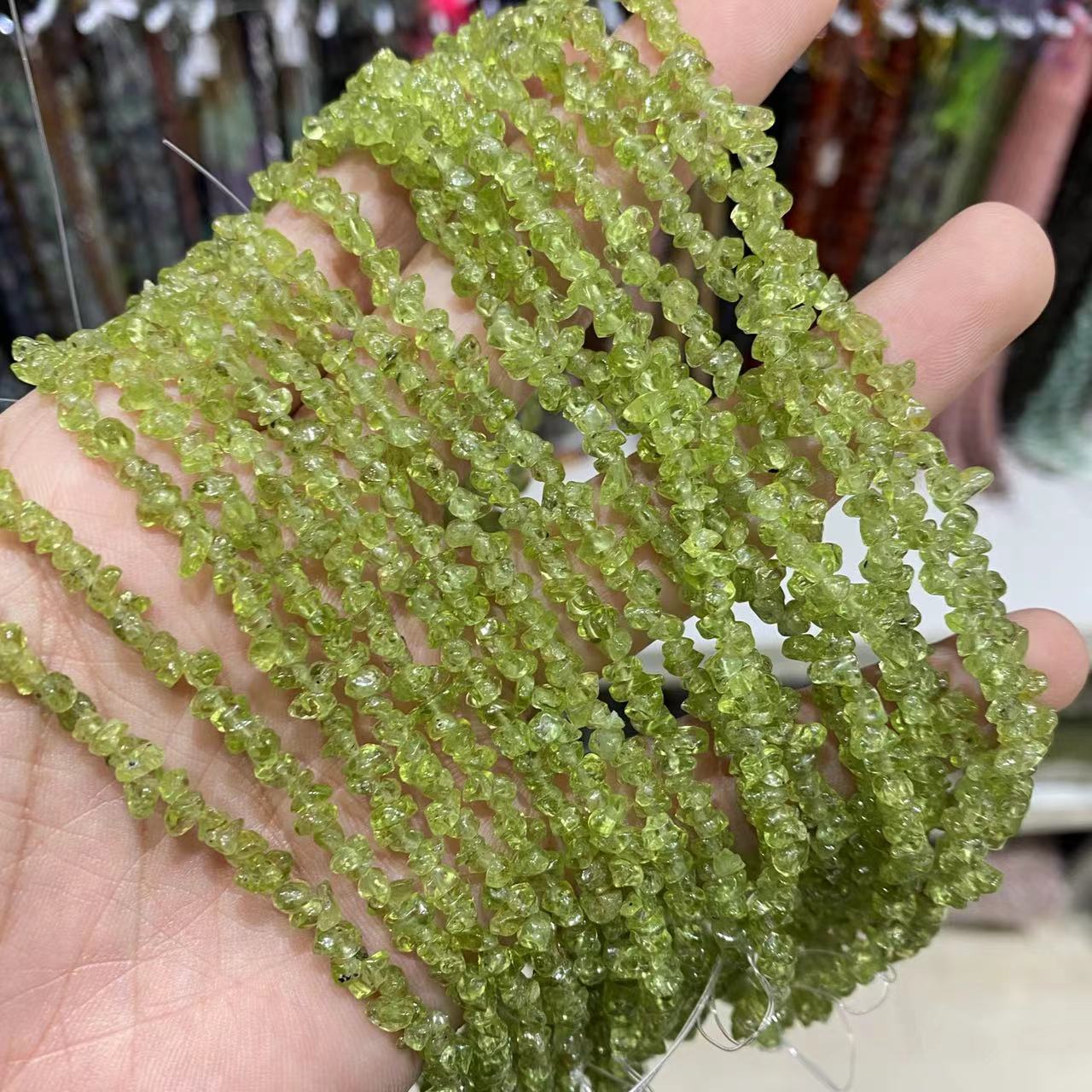 Peridoto malgranda Chips-ŝnuro