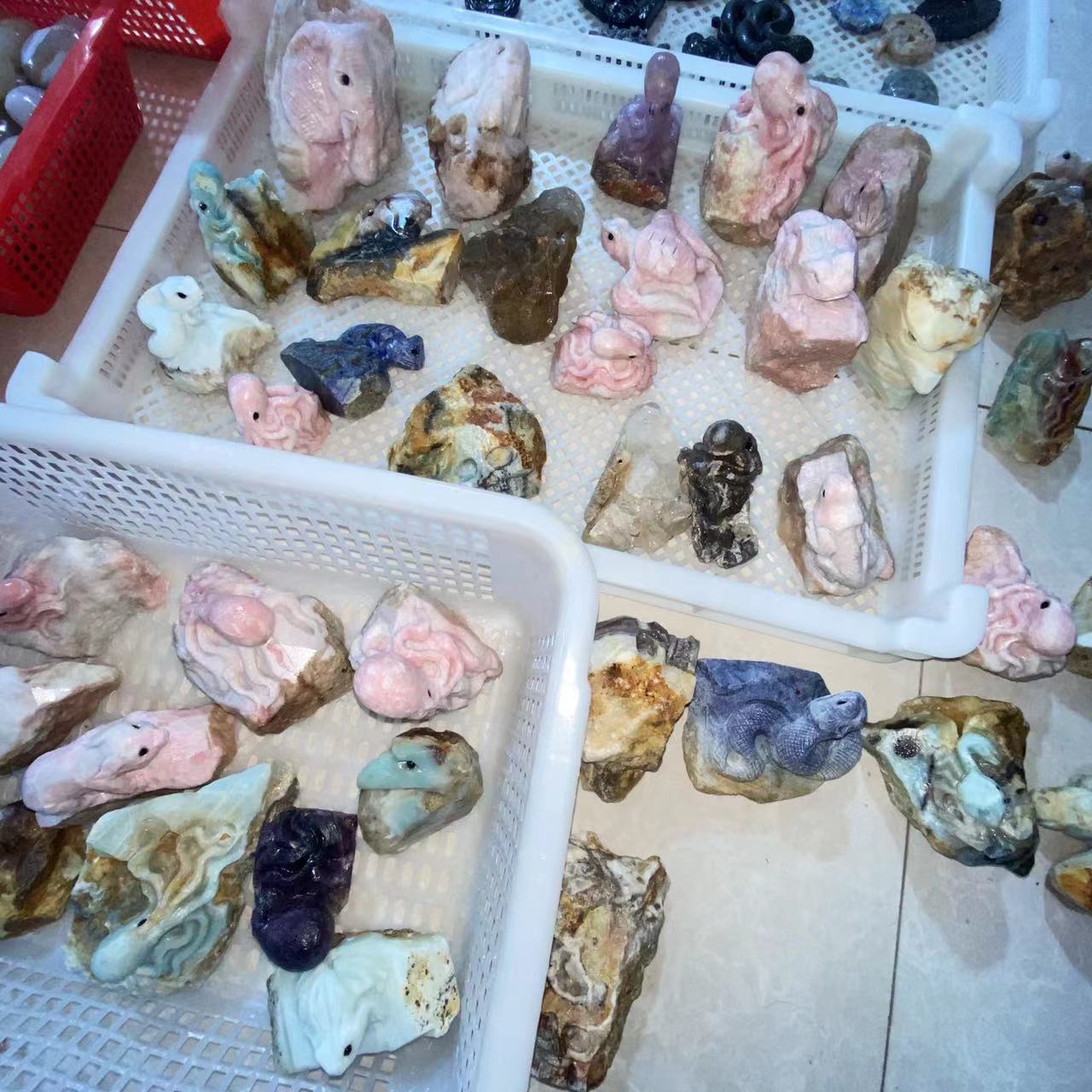 Rawstone mixed animal hand-carving, price by kg
