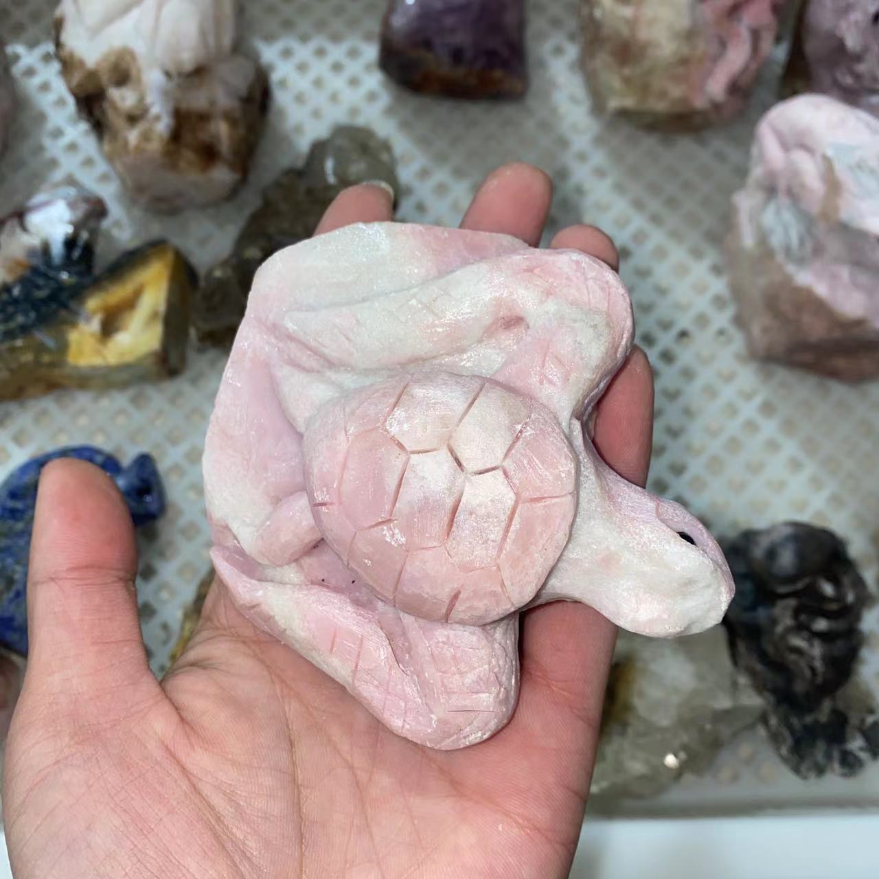 Rawstone mixed animal hand-carving, price by kg