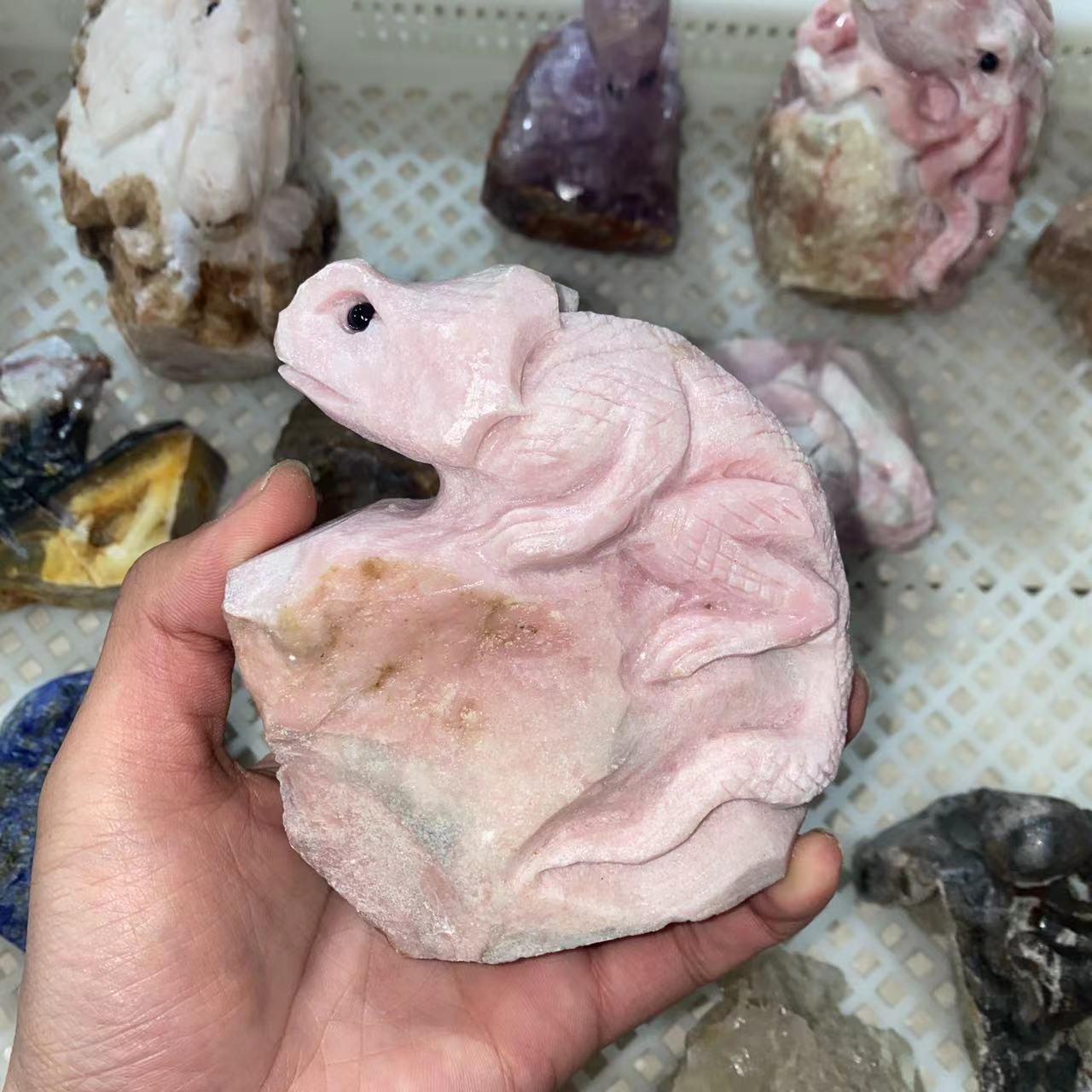 Rawstone mixed animal hand-carving, price by kg
