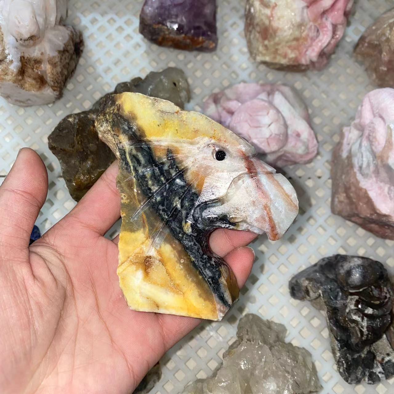Rawstone mixed animal hand-carving, price by kg