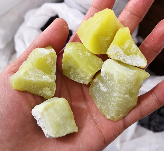 Citronjada kruda ŝtono 20~40mm, prezo per kg