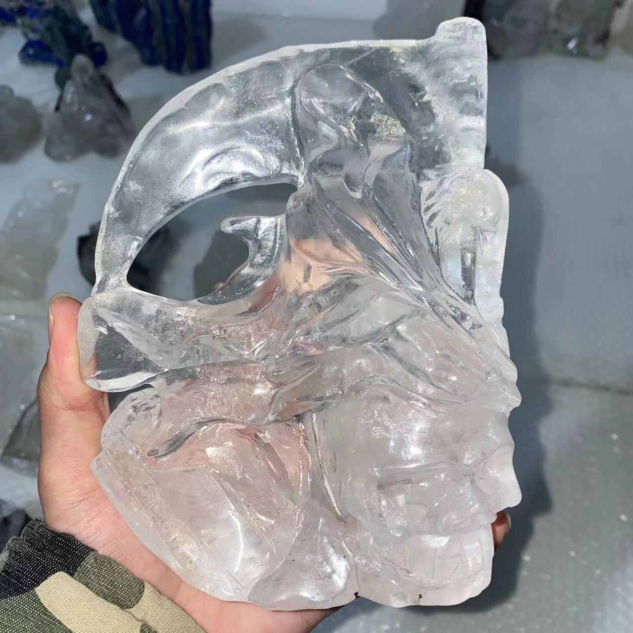 Clear and garden quartz carving, price by kg