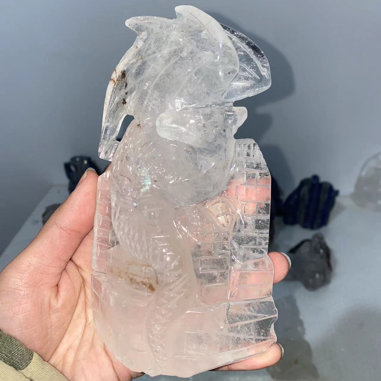 Clear and garden quartz carving, price by kg