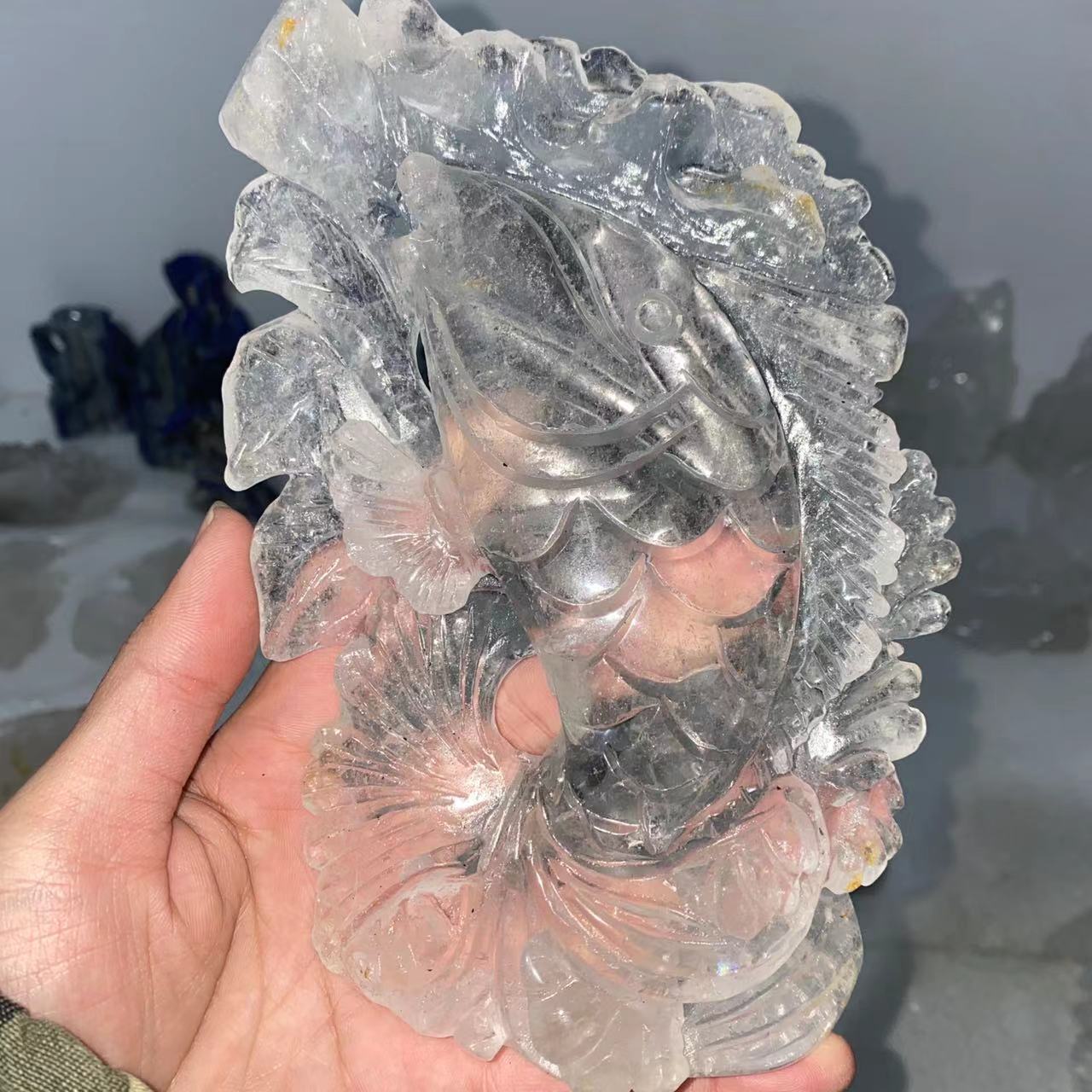 Clear and garden quartz carving, price by kg