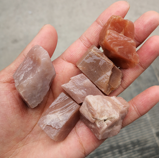 Orange moonstone raw stone 20~40mm, price by kg