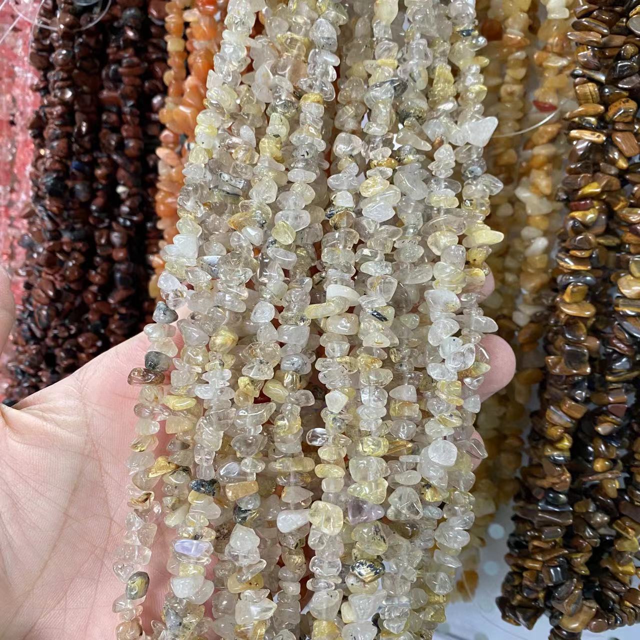 Ora Rutilated Quartz Chips-ŝnuro