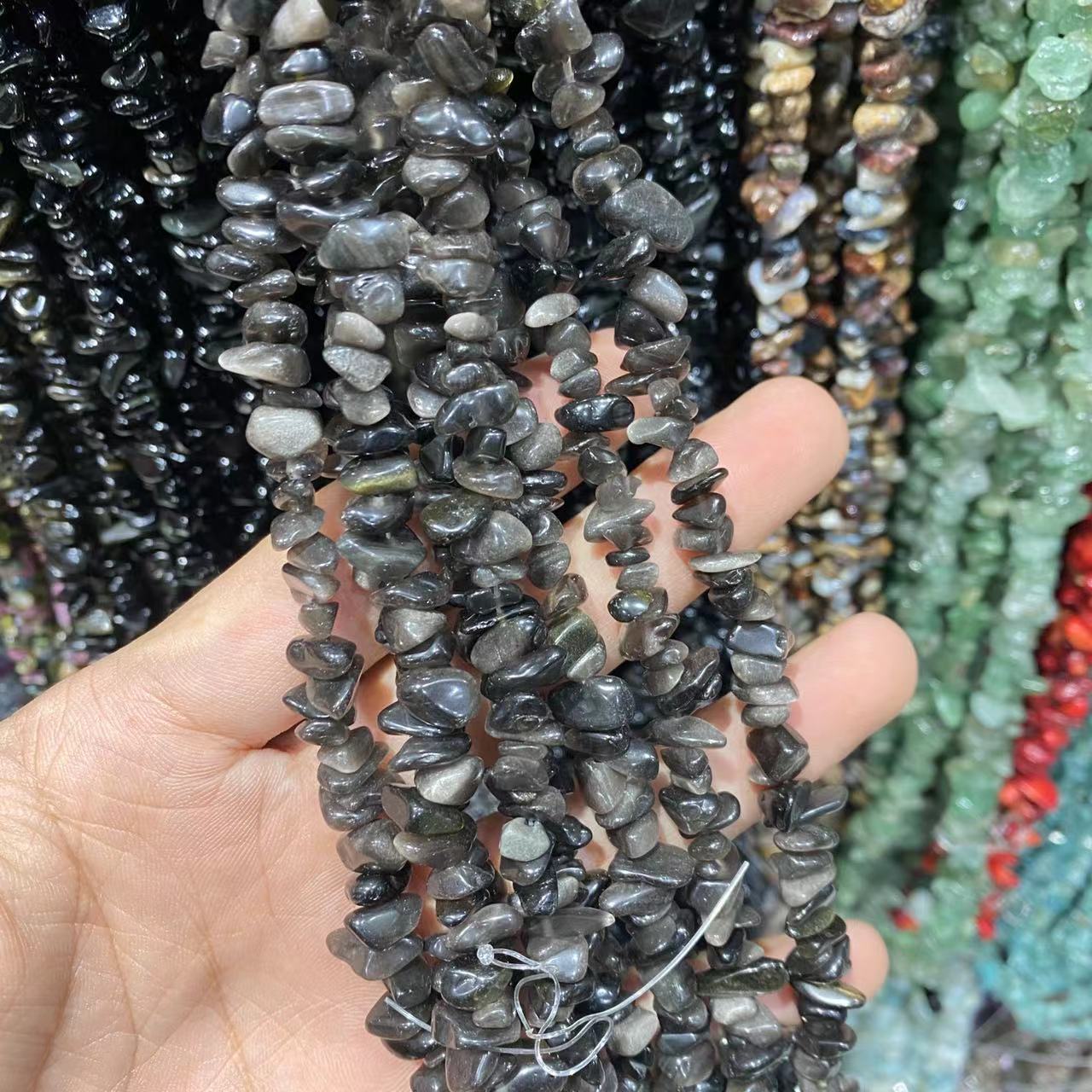 Arĝenta Obsidian Chips-ŝnuro