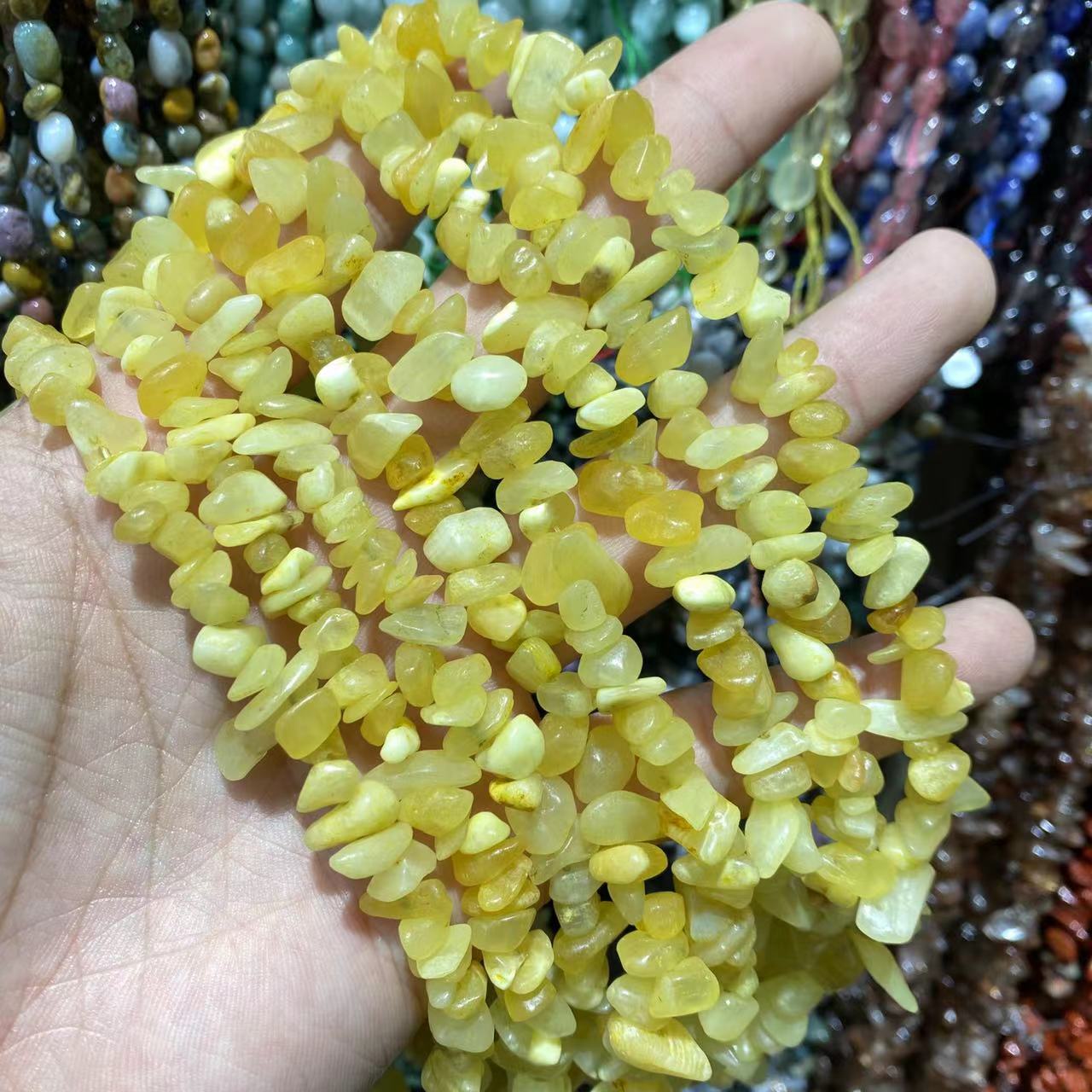 Flava Calcite Chips-ŝnuro