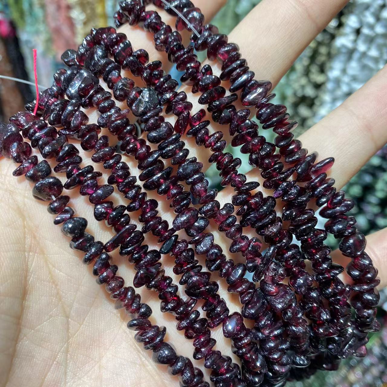 Garnet Chips string