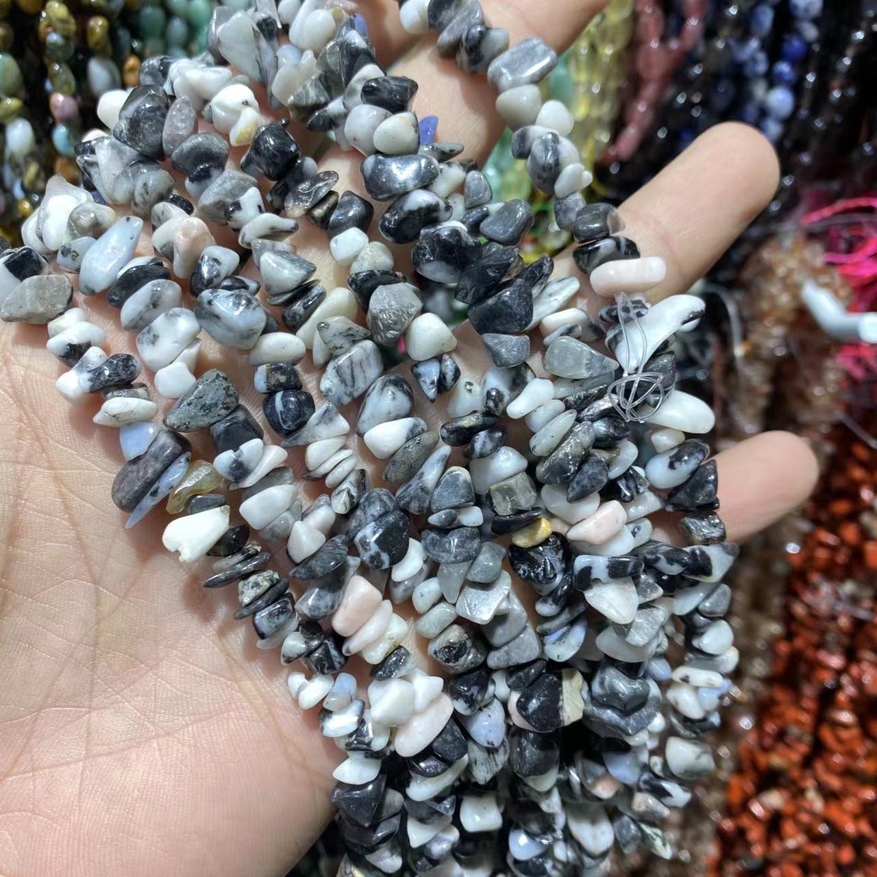 Zebra Stone Chips ŝnuro