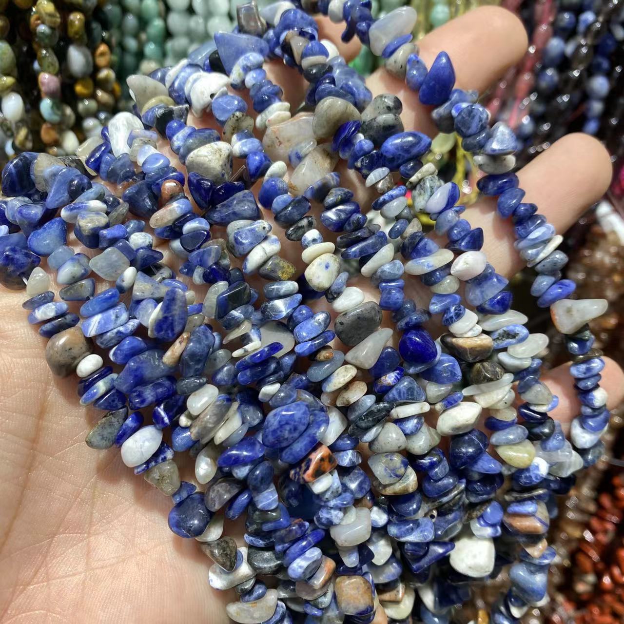 Sodalite Chips-ŝnuro