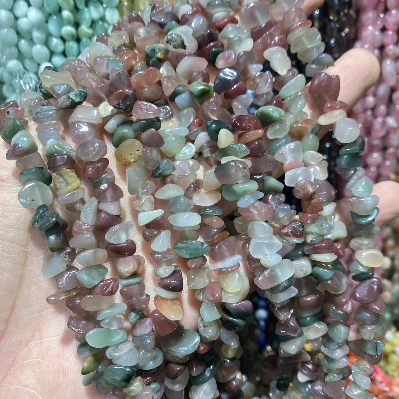 Ruĝa kaj verda agata Chips-ŝnuro