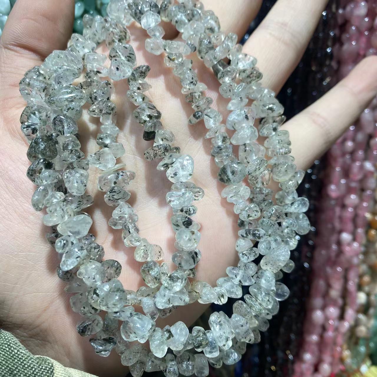 Black Mica en Quartz Chips-ŝnuro
