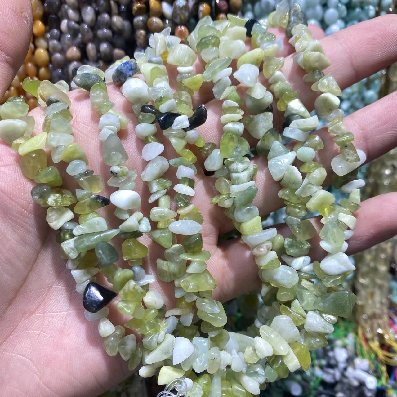 Blanka Xiuyan Jade Chips ŝnuro