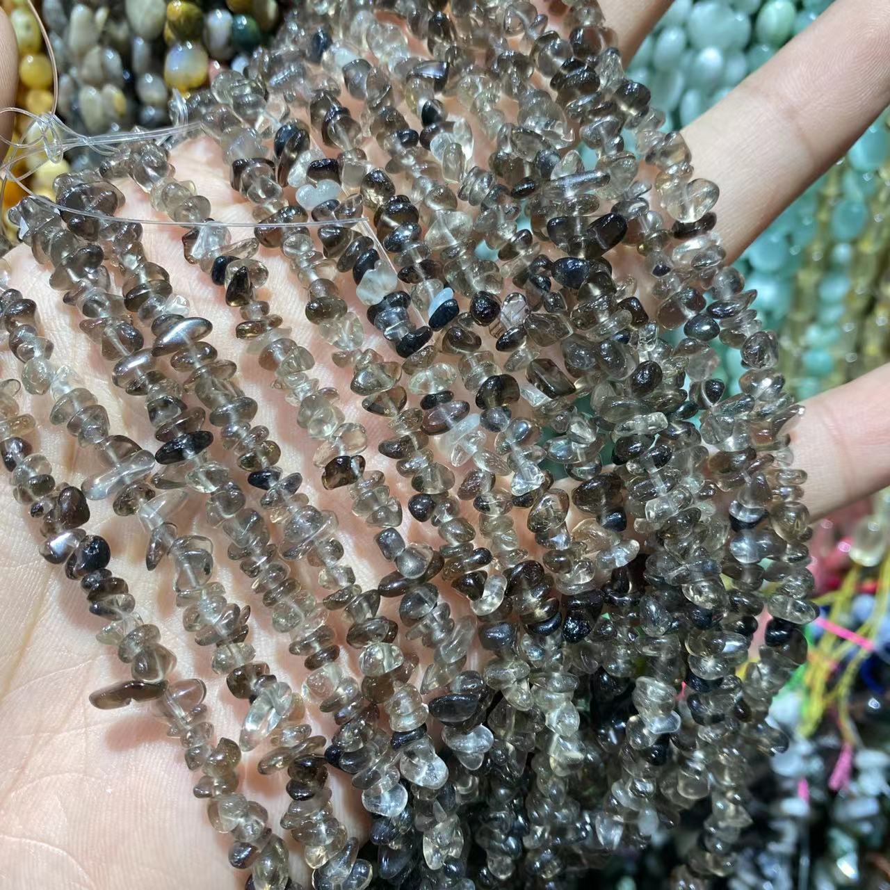 Smoky Quartz Chips ŝnuro