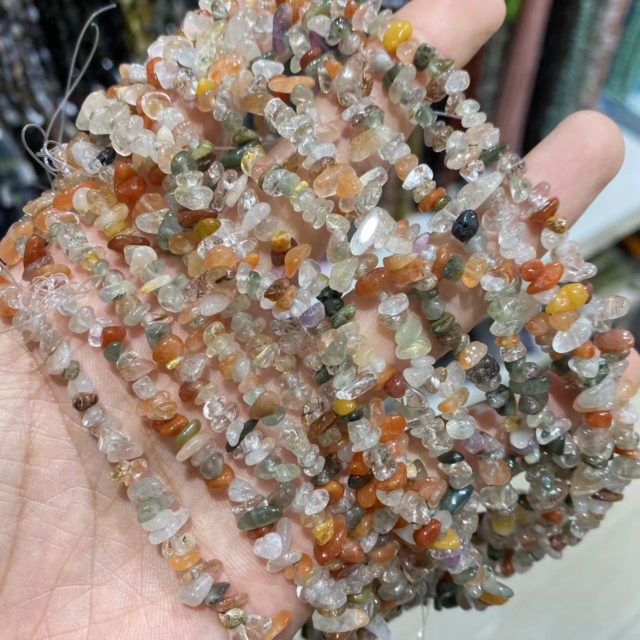 Miksita Rutilated Quartz Chips-ŝnuro