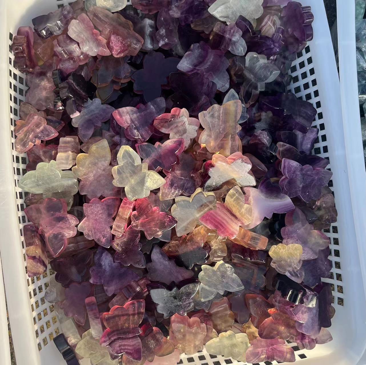 Color fluorite small carvings, 3～5cm, price by kg