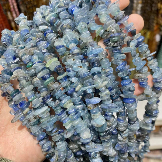 Kyanite Chips ŝnuro
