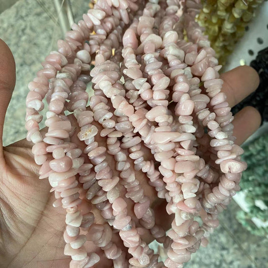 Pink Opal Chips ŝnuro